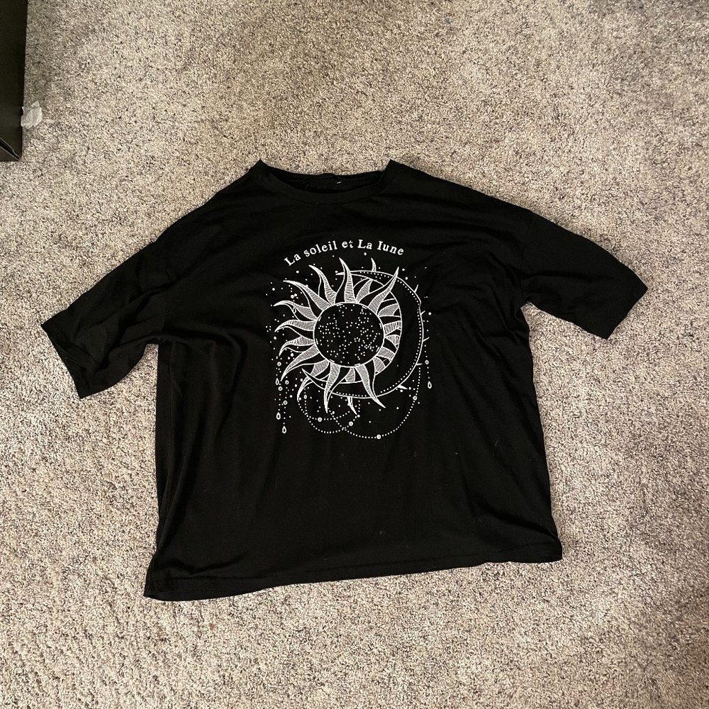 Sun oversized graphic tee